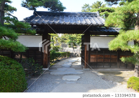 Hiunkaku's "Yakuimon" Gate (Tamamo Park (Takamatsu Castle Ruins) / Tamamo-cho, Takamatsu City, Kagawa Prefecture) Hiunkaku's "Yakuimon" Gate (Tamamo Park (Takamatsu Castle Ruins) / Tamamo-cho, Takamatsu City, Kagawa Prefecture) 133394378