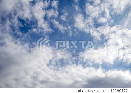 Autumn sky, blue sky, clear sky, autumn, November, image [Kanagawa Prefecture] 133396172
