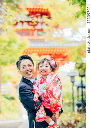 Shichi-Go-San Daughter and Dad 133397024