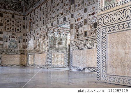 Mirror Palace at Amber Fort in Jaipur, Rajasthan, India Mirror Palace at Amber Fort in Jaipur, Rajasthan, India 133397359