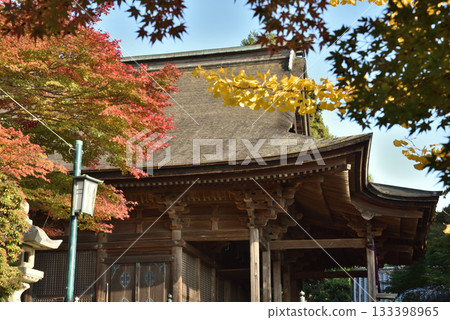醍醐寺，這座寺廟的總本寺，被秋色籠罩。 [重要文化財產] 133398965