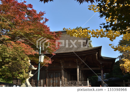 醍醐寺，這座寺廟的總本寺，被秋色籠罩。 [重要文化財產] 133398966