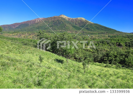 [Kumamoto Prefecture] Hiranodai Plateau and Ryōshidake on a clear day 133399936