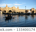 西班牙廣場充滿活力的建築和寧靜的水域 133400174
