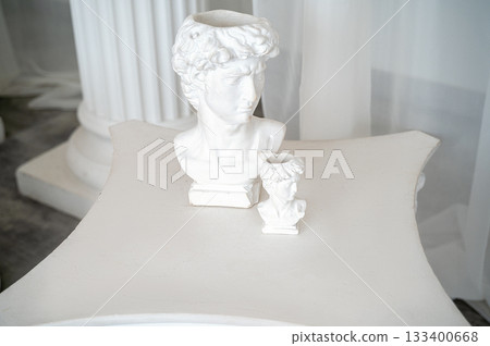 photo zone for photo sessions in antique and greek style antique sculptures in the interior. 133400668