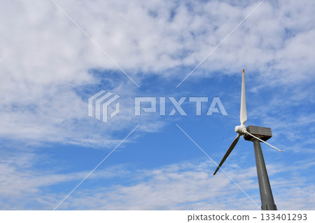 Large propeller wind turbine generator_35 133401293