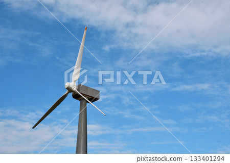 大型螺旋槳風力發電機_36 133401294