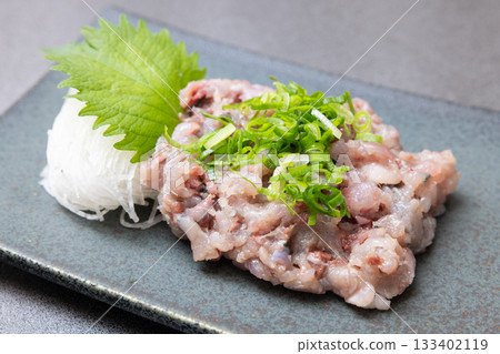 美味的竹莢魚刺身 美味的竹莢魚刺身 133402119