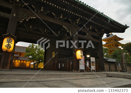Toji Temple, Kyoto Early morning illumination of Toji Temple Toji Temple, Kyoto Early morning illumination of Toji Temple 133402373