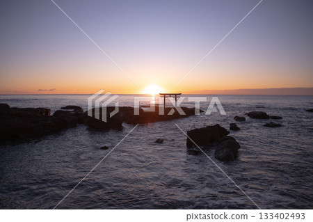 Sunrise seen from the Kamiiso torii gate, Oarai Isosaki Shrine, Ibaraki Prefecture Sunrise seen from the Kamiiso torii gate, Oarai Isosaki Shrine, Ibaraki Prefecture 133402493