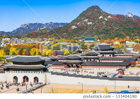 Autumn in Seoul: Gyeongbokgung Palace Autumn in Seoul: Gyeongbokgung Palace 133404190