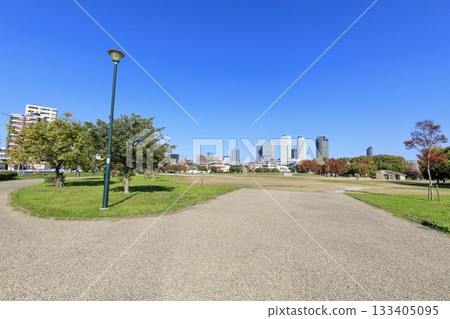 名古屋米野公園的秋天 133405095