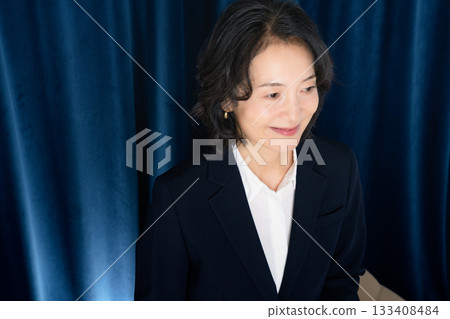 Business portrait of a middle-career woman 133408484