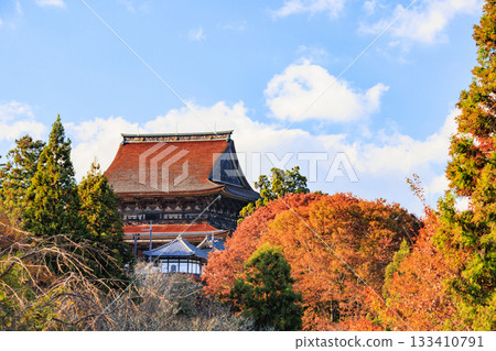 紅葉盛開的世界遺產吉野山 133410791