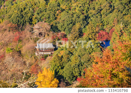 紅葉盛開的世界遺產吉野山 紅葉盛開的世界遺產吉野山 133410798
