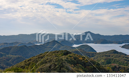 從長崎縣對馬島的惠伯石岳展望台眺望 133411047