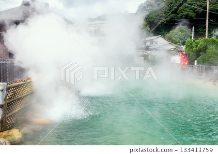 Oniyama Jigoku Monster hell with guardian staue in Beppu, Oita Oniyama Jigoku Monster hell with guardian staue in Beppu, Oita 133411759
