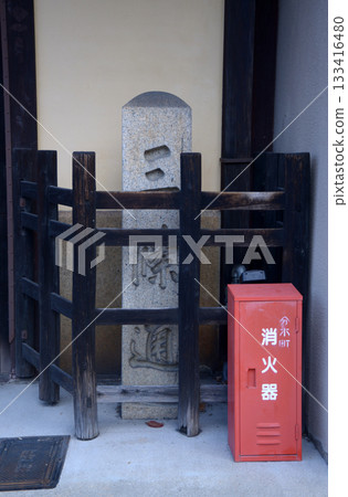 街角風景：三條街路牌素描照片 133416480