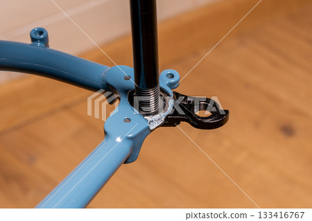 Rear Dropout Hanger and thro axle 133416767