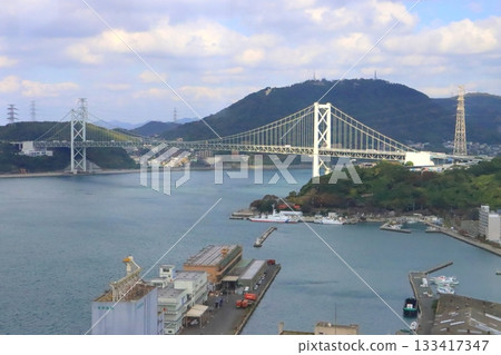 關門海峽與關門大橋(從門司湖復古觀景台眺望) 關門海峽與關門大橋(從門司湖復古觀景台眺望) 133417347