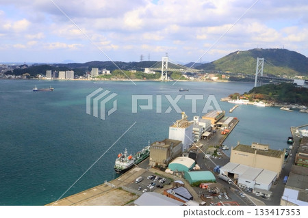 關門海峽與關門大橋(從門司湖復古觀景台眺望) 關門海峽與關門大橋(從門司湖復古觀景台眺望) 133417353