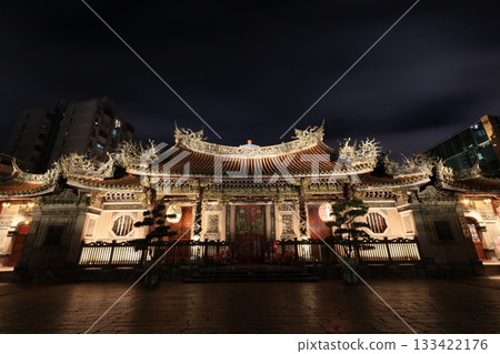 Longshan Temple 133422176