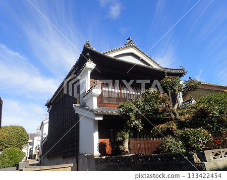 貘町南町，位於德島縣美間市，曾是貘城的城下町，如今遍布傳統建築，被稱為宇達町景。 133422454
