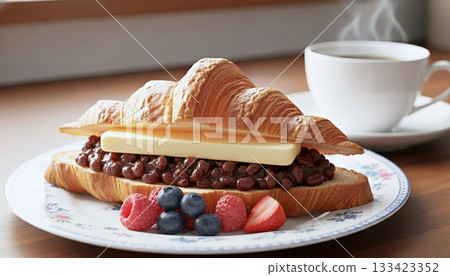 牛角包配豆沙和奶油 133423352