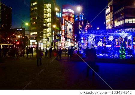 Streetscape during the Christmas season (Ikebukuro West Exit Square, Nishi-Ikebukuro, Toshima Ward, Tokyo) 133424142