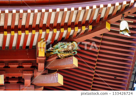 東京上野動物園，原寬永寺五重塔，屋簷四角龍首雕刻，重要文化財產 133426724