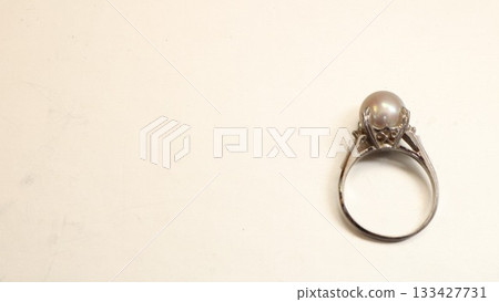 Luxury pearl ring 133427731