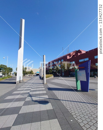 The road to Mitsui Outlet Park Yokohama Bayside 133427732