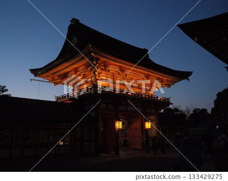 Illuminated Kyoto temples that stand out in the darkness of the night 133429275