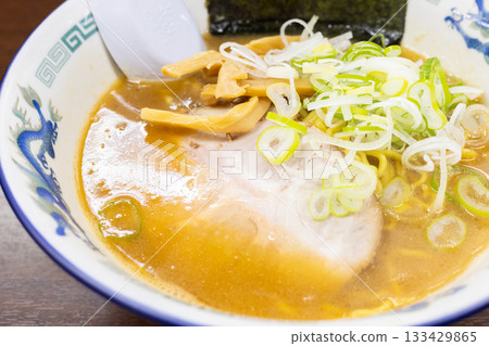 美味的醬油豬骨拉麵 美味的醬油豬骨拉麵 133429865