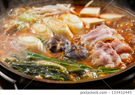 kimchi hot pot  133432445
