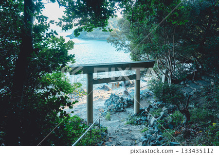 The Miracle Window of Isenami Shrine The Miracle Window of Isenami Shrine 133435112