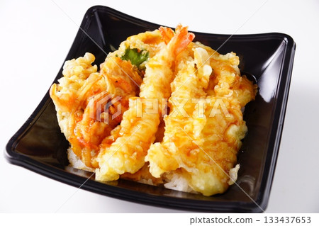 Shrimp tempura bowl with tempura 133437653