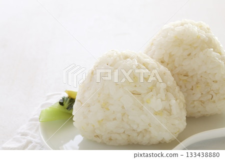 大麥飯糰 133438880