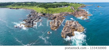 夏季青森縣種佐海岸的空拍照片 133438900