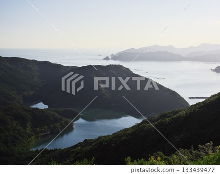 從南瀨町三枝島展望台眺望心灣（笠原池） 133439477