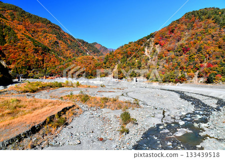 Hayakawa Bridge / View from the Hayakawa River upstream (Hayakawa Ohashi Bridge) (Hayakawa Town, Yamanashi Prefecture) [November 2025] 133439518