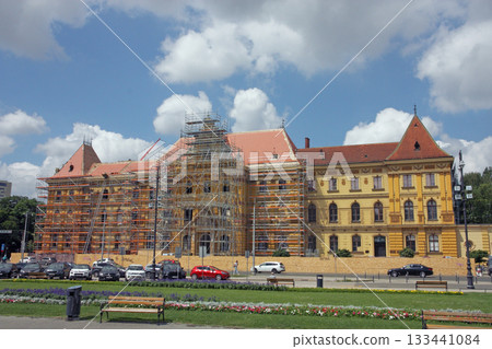 Museum of Arts and Crafts in scaffolding, Zagreb Museum of Arts and Crafts in scaffolding, Zagreb 133441084