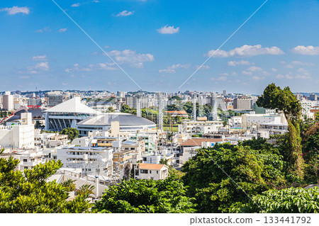 從山上俯瞰那霸市 133441792