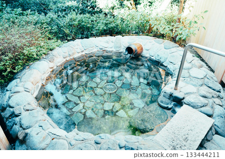A hot spring with a beautiful view of the ocean of Kashikojima 133444211