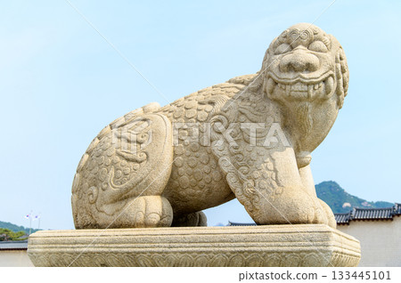 Very beautiful scenery of Gyeongbokgung Palace in Seoul, South Korea 133445101