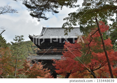 Nanzenji Temple's Sanmon Gate, enveloped in autumn colors (Sakyo Ward, Kyoto City) Nanzenji Temple's Sanmon Gate, enveloped in autumn colors (Sakyo Ward, Kyoto City) 133448639