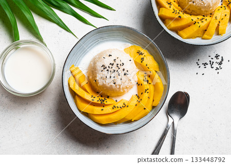 Mango Sticky Rice with coconut milk 133448792