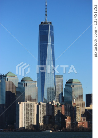 紐約冬季城市景觀和聖誕燈飾旅遊風景，自由女神像，9/11紀念館，地鐵 133451252