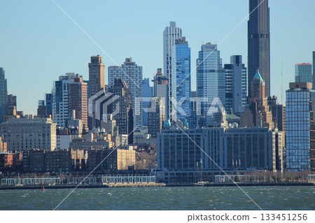 紐約冬季城市景觀和聖誕燈飾旅遊風景，自由女神像，9/11紀念館，地鐵 133451256