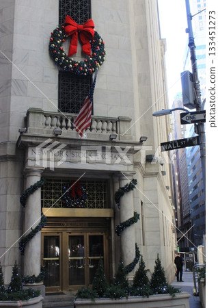 紐約冬季城市景觀和聖誕燈飾旅遊風景，自由女神像，9/11紀念館，地鐵 133451273